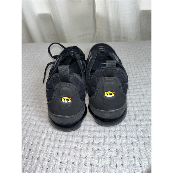 slightly used 11.5 Nike Air Vapormax Plus Missing A Shoe String - Picture 6 of 11